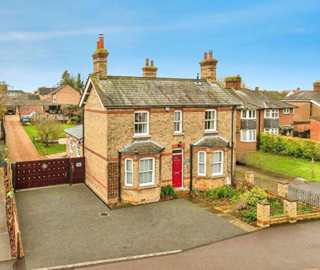 3 Bedroom Detached House For Sale In Stotfold Road, Arlesey, SG15