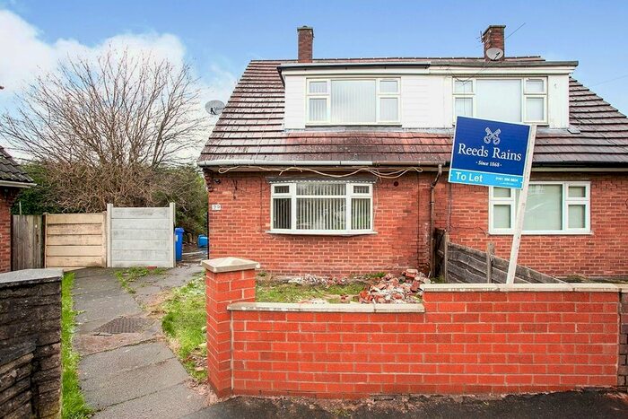 3 Bedroom Semi-Detached House To Rent In Lyne View, Hyde, Cheshire, SK14