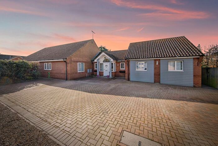 5 Bedroom Bungalow For Sale In Yewtree Grove, Kesgrave, Ipswich, Suffolk, IP5