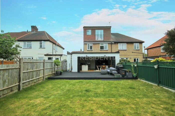 4 Bedroom Semi-Detached House To Rent In Highbury Close, New Malden, KT3