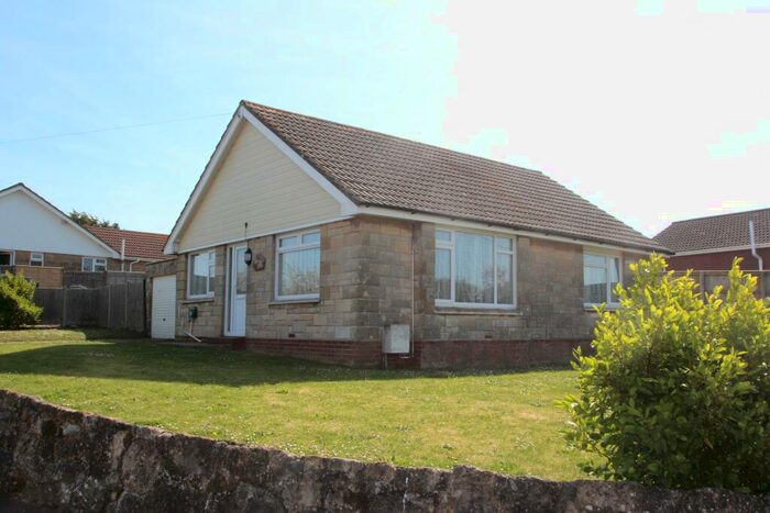 2 Bedroom Detached House To Rent In Place Road, Cowes, PO31