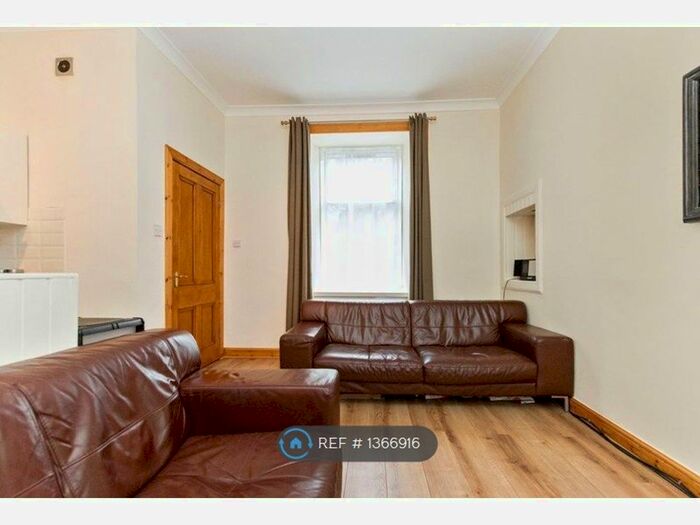 1 Bedroom Flat To Rent In Baldridgeburn, Dunfermline, KY12