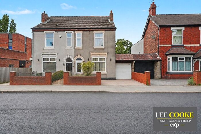 3 Bedroom Semi Detached House For Sale In Prestwood Road, Wednesfield, Wolverhampton, WV11