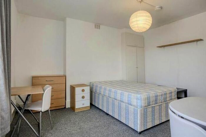 Studio To Rent In Windsor Road, Ealing, W5