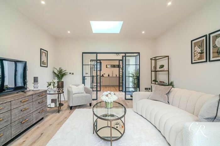 1 Bedroom Detached House For Sale In Carlton Street, Fairview, GL52