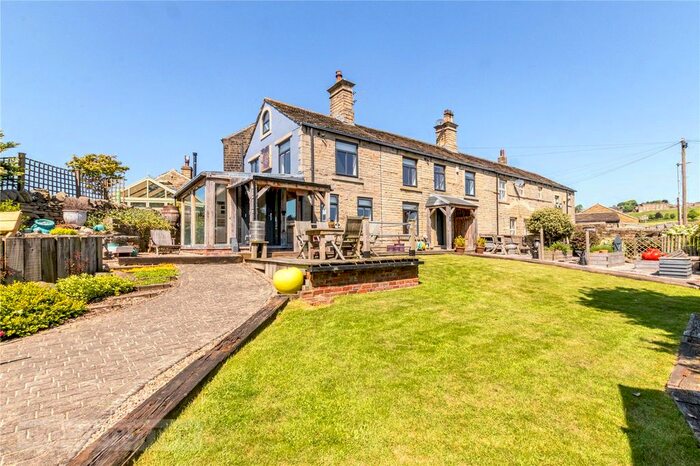 4 Bedroom Detached House For Sale In Brook House Lane, Shelley, Huddersfield, West Yorkshire, HD8