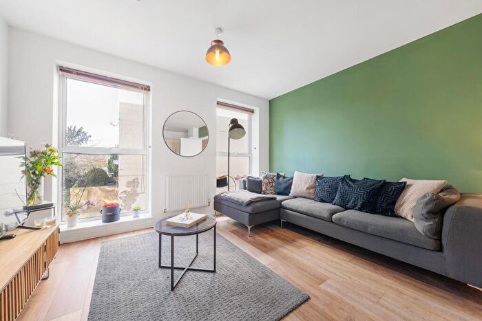2 Bedroom Flat For Sale In Old Devonshire Road, SW12