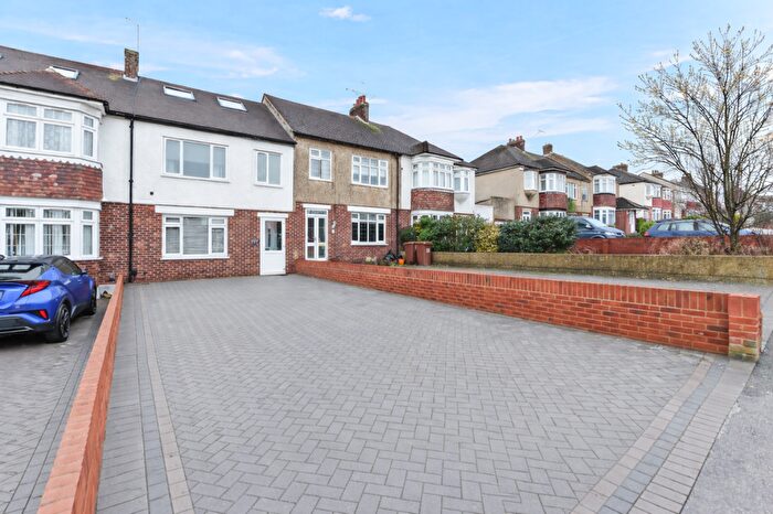 3 Bedroom Terraced House For Sale In Wilson Avenue, Rochester, ME1