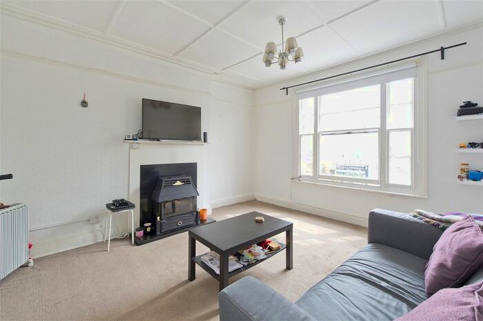 1 Bedroom Flat To Rent In Goldhawk Road, London, W12