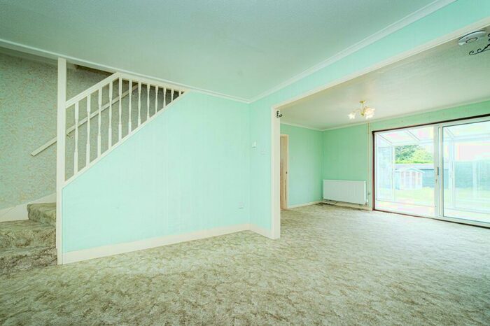 3 Bedroom Semi-Detached House For Sale In Woodside, Dunkirk, ME13