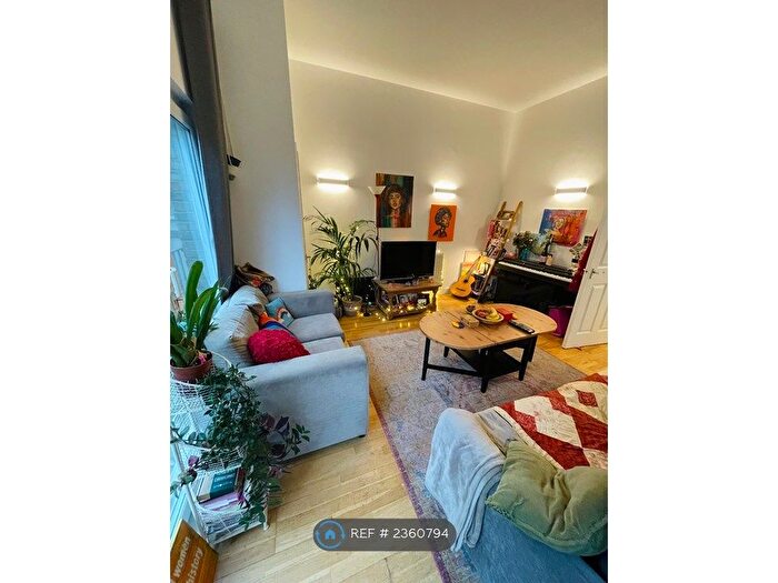 1 Bedroom Flat To Rent In Shoreditch High Street, London, E1