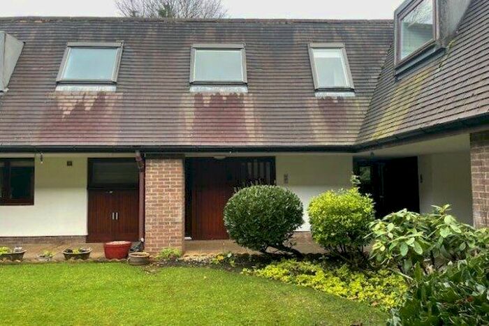 2 Bedroom Property To Rent In Chestnut Court, Leyland, PR25