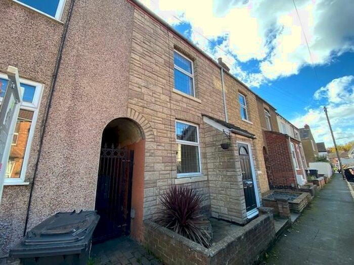 2 Bedroom Terraced House To Rent In East Street, Rugby, CV21
