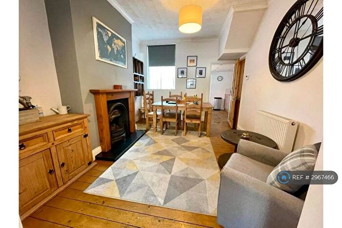 3 Bedroom Semi-Detached House To Rent In St. Leonards Road, Hull, HU5