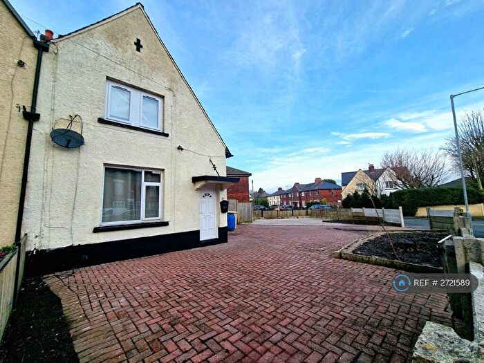 3 Bedroom Semi Detached House To Rent In Wemsley Grove, Bolton, BL2