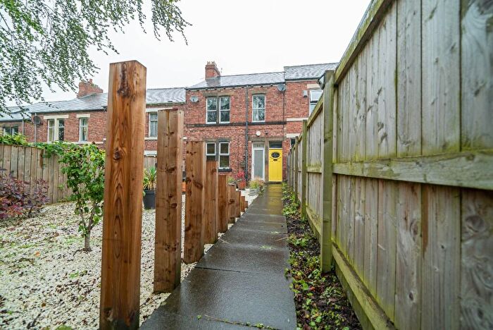 1 Bedroom Flat To Rent In Earls Drive, Low Fell, Gateshead, Tyne And Wear, NE9