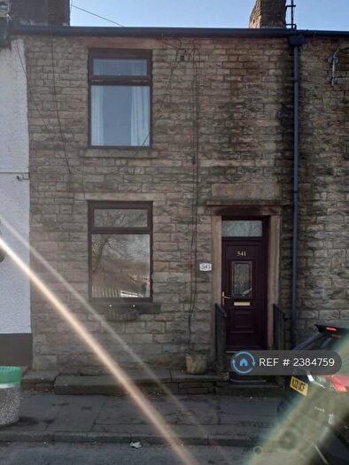 2 Bedroom Terraced House To Rent In Edenfield Road, Rochdale, OL11