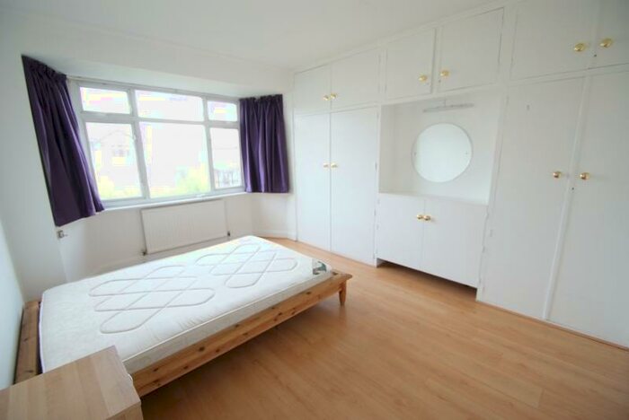 6 Bedroom Semi-Detached House To Rent In St Annes Road, Headingley, Leeds, LS6