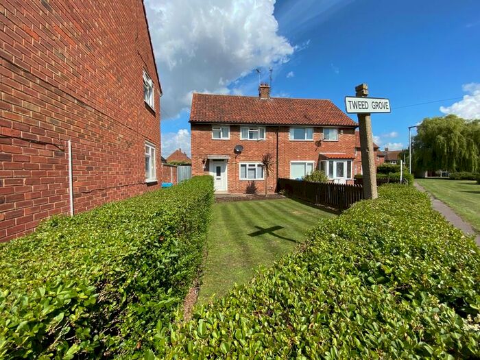 3 Bedroom Semi-Detached House To Rent In Tweed Grove, Hull, HU8