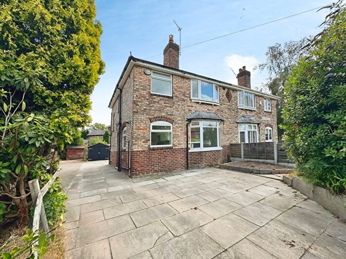 3 Bedroom Semi-Detached House For Sale In Parrs Wood Road, Withington, Manchester, M20