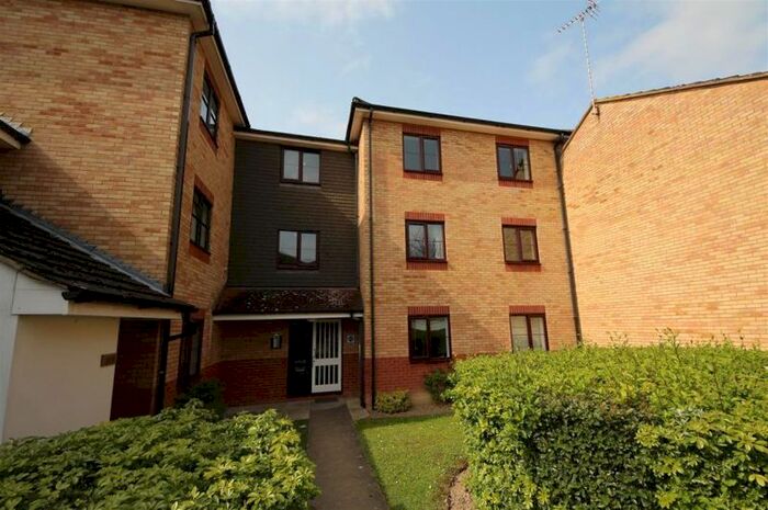 1 Bedroom Flat To Rent In Tamarin Gardens, Cherry Hinton, Cambridge, CB1