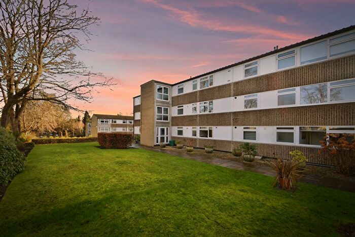 2 Bedroom Flat For Sale In Queens Road, Harrogate, HG2