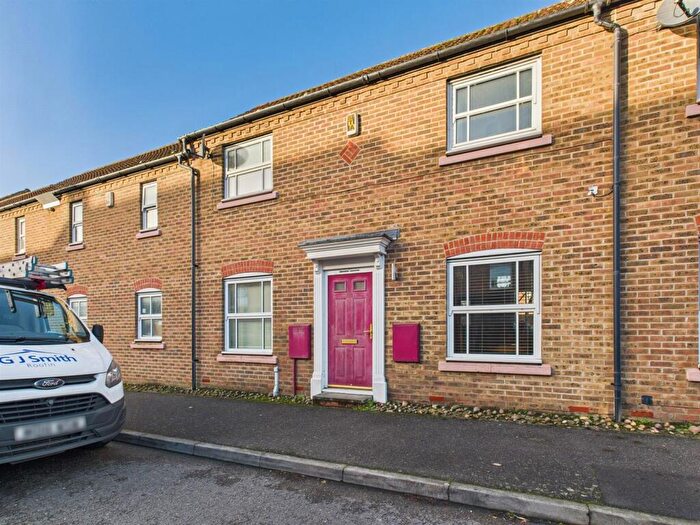 2 Bedroom Terraced House For Sale In Wedgewood Street, Fairford Leys, Aylesbury, HP19