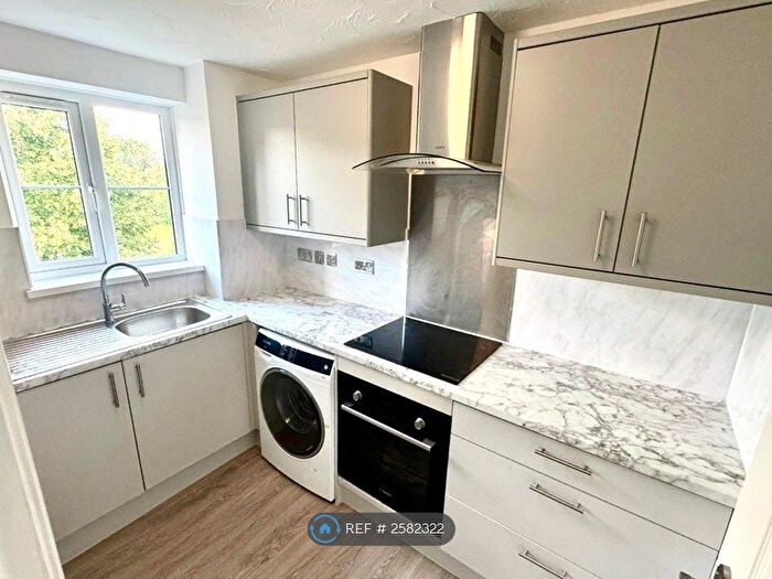 2 Bedroom Flat To Rent In Mullards Close, Mitcham / Hackbridge, CR4