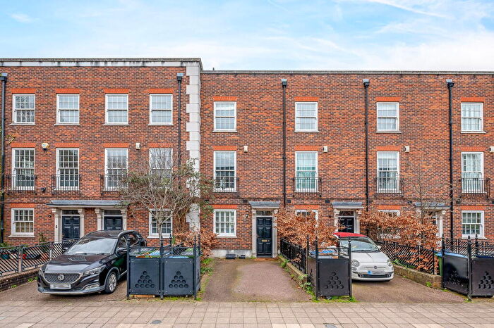 4 Bedroom Terraced House For Sale In Hastings Street, Woolwich, SE18