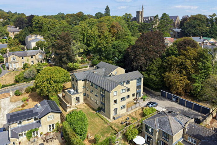 2 Bedroom Flat For Sale In Lansdown Road, Bath, BA1
