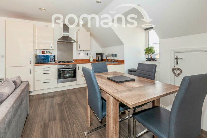 2 Bedroom Apartment To Rent In Kenyon Way, Langley, SL3