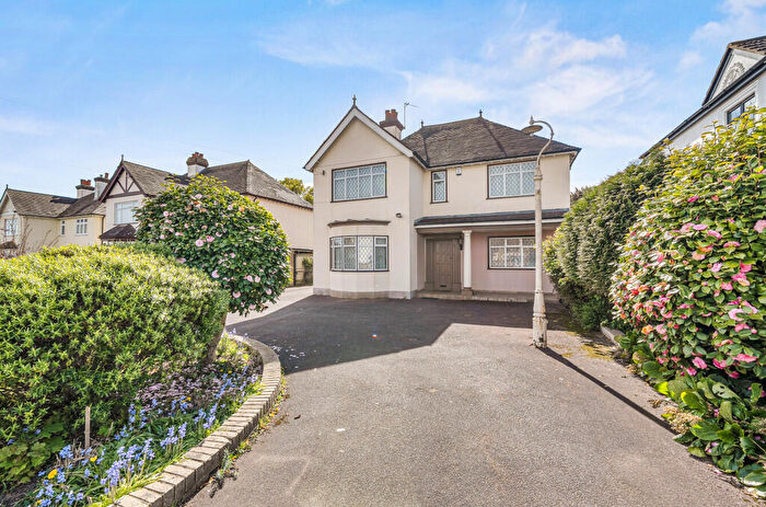 4 Bedroom Detached House For Sale In Halfway Street, Sidcup, DA15