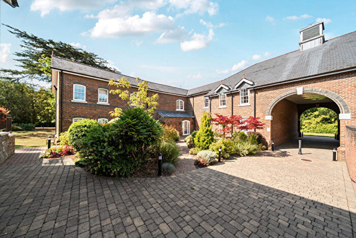 2 Bedroom Apartment For Sale In Holwood Estate, Westerham Road, Keston, BR2