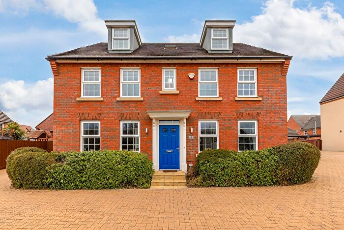 5 Bedroom Detached House For Sale In Marcellus Way, Fairfields, Milton Keynes, MK11