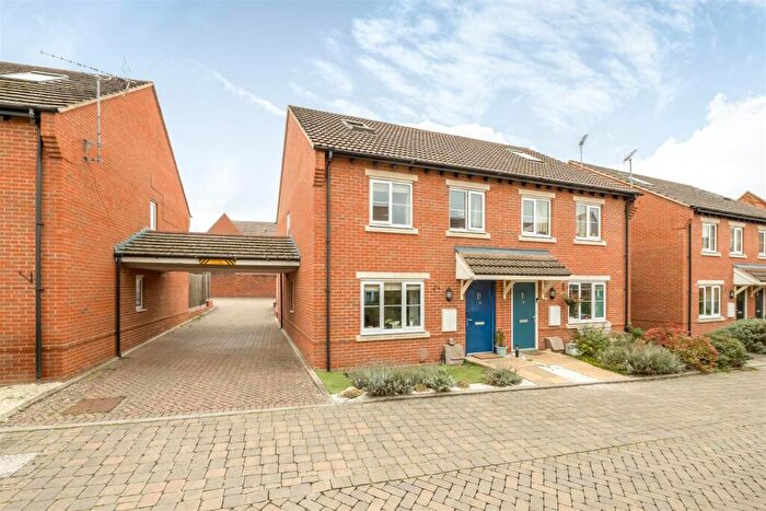 3 Bedroom House For Sale In Walnut Lane, Didcot, OX11