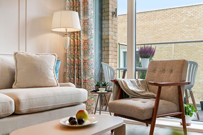 1 Bedroom Flat For Sale In Frazer Nash Close, Isleworth, TW7