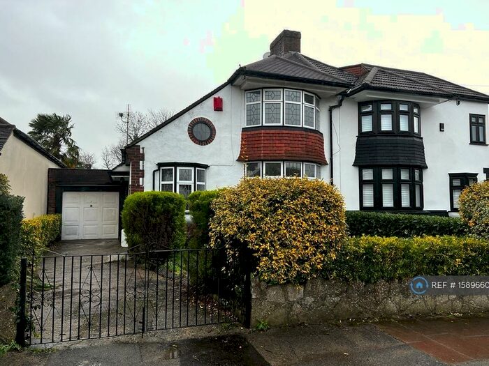 3 Bedroom Semi-Detached House To Rent In Forest Way, Orpington, BR5