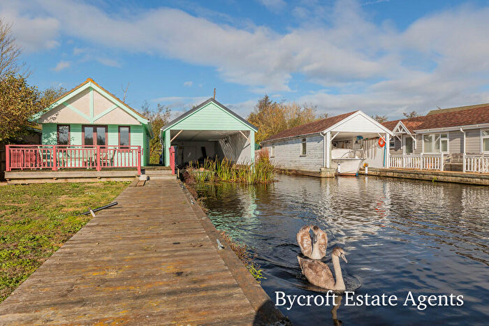1 Bedroom Detached Bungalow For Sale In Bureside Estate, Crabbetts Marsh, Horning, NR12