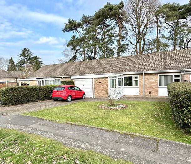 2 Bedroom Bungalow For Sale In Freshwood Drive, Yateley, GU46