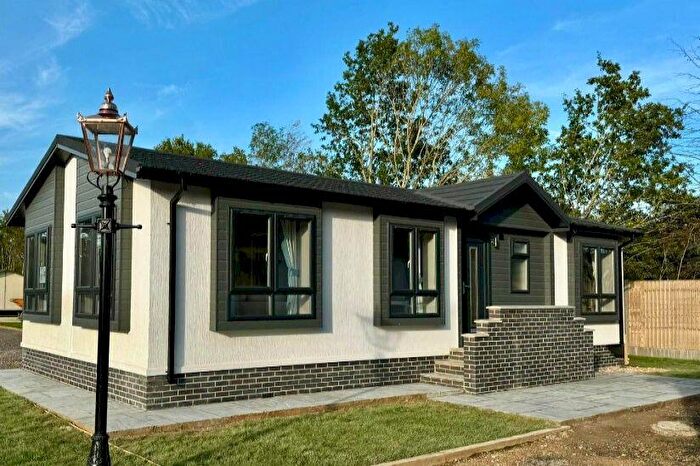 2 Bedroom Park Home For Sale In Lakeside Residential Park, Cliff Lane, Marston, Lincolnshire, NG32