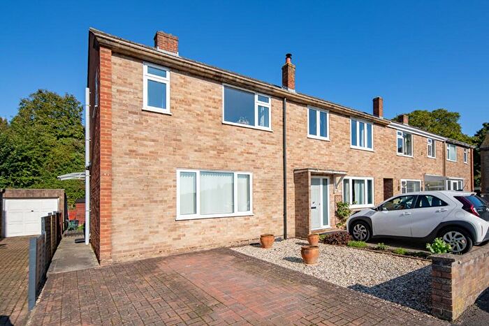 3 Bedroom End Of Terrace House For Sale In Graham Road, Bicester, Oxfordshire, OX26