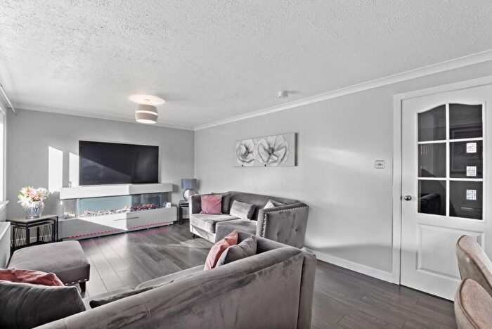 3 Bedroom End Of Terrace House For Sale In Alberta Avenue, Livingston, EH54