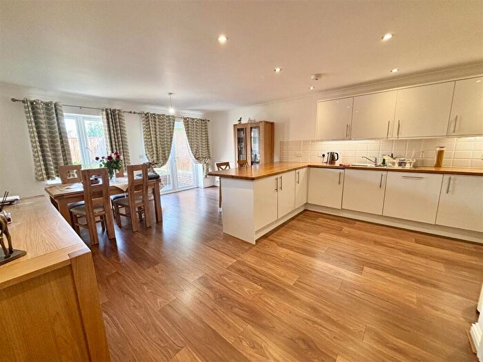5 Bedroom House For Sale In Seaview Avenue, Peacehaven, BN10