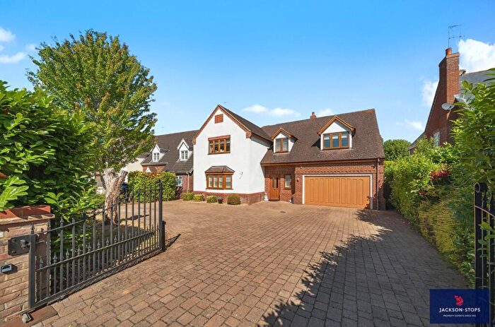 5 Bedroom Detached House For Sale In High Street, Greenfield, Bedfordshire, MK45