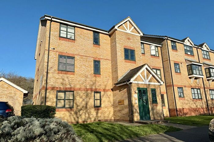 1 Bedroom Flat To Rent In Lovegrove Drive, Slough, SL2
