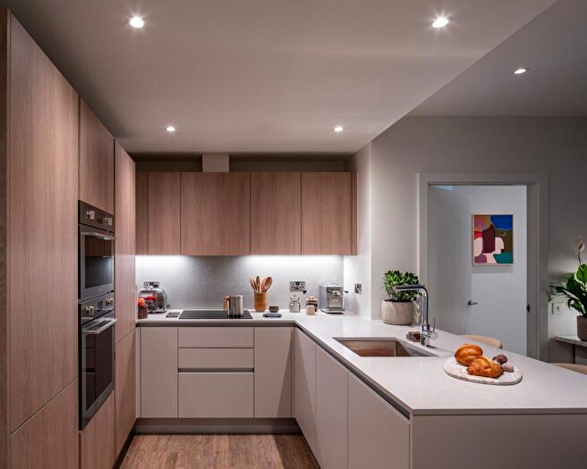 2 Bedroom Flat To Rent In Bloom East, Nine Elms Ln, Nine Elms, London, SW11