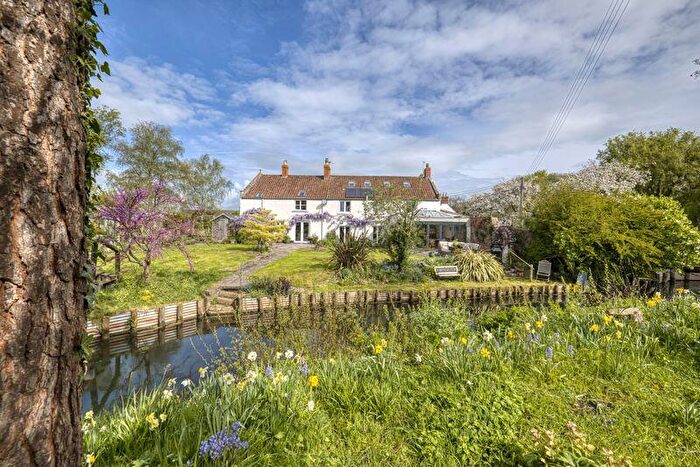 5 Bedroom Character Property For Sale In Beautifully Presented Farmhouse With Annex And Income Potential In Lower Godney, Somerset, BA5