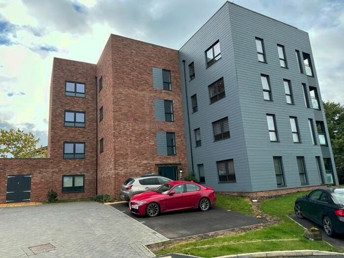 2 Bedroom Flat To Rent In Elm Road, Solihull, B90