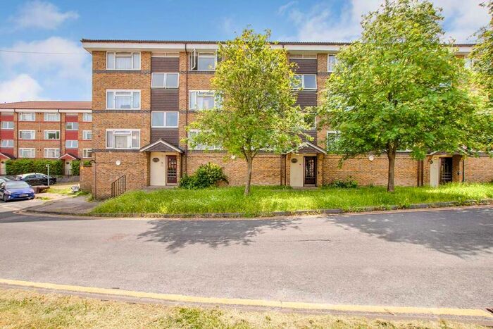 1 Bedroom Flat To Rent In Fort Pitt Street, Chatham, Kent, ME4