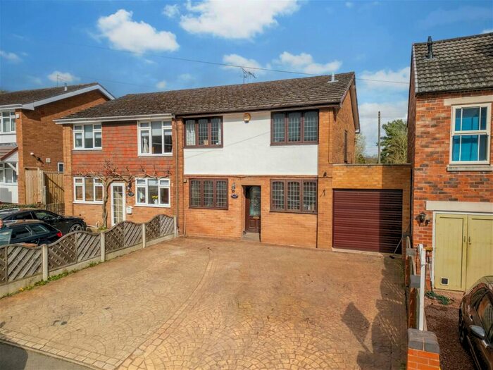 3 Bedroom Semi-Detached House For Sale In New Road, Caunsall, Kidderminster, DY11